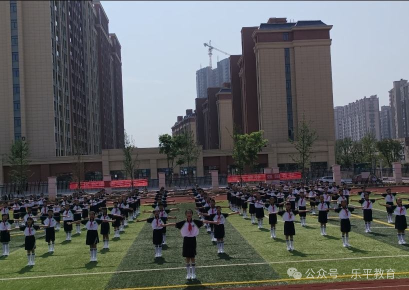 小学生打广播体操_小学生广播视频体操_广播体操第小学生